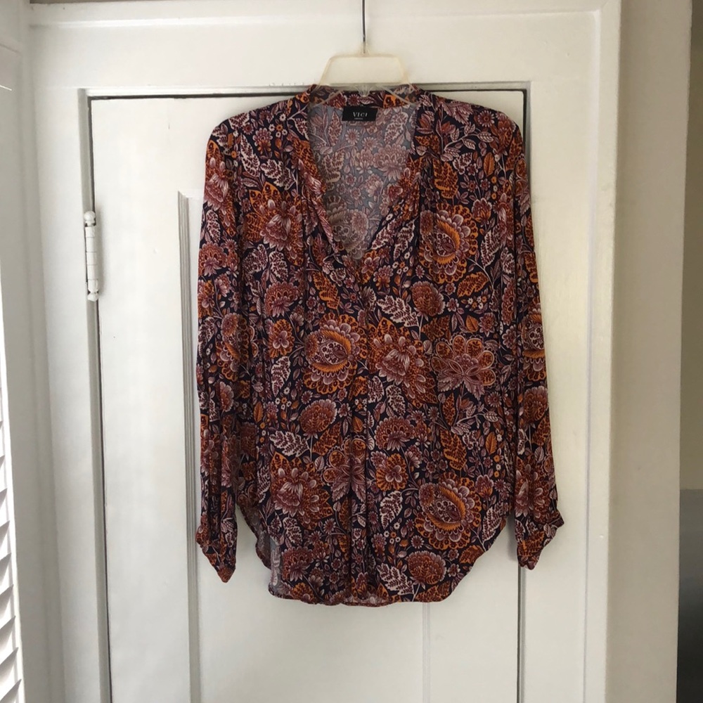 Vici navy printed blouse
